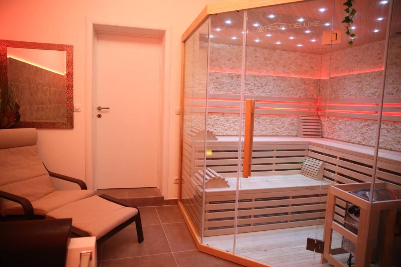 Villa Mit Whirlpool Fuer 32 Per Crikvenica Exterior photo