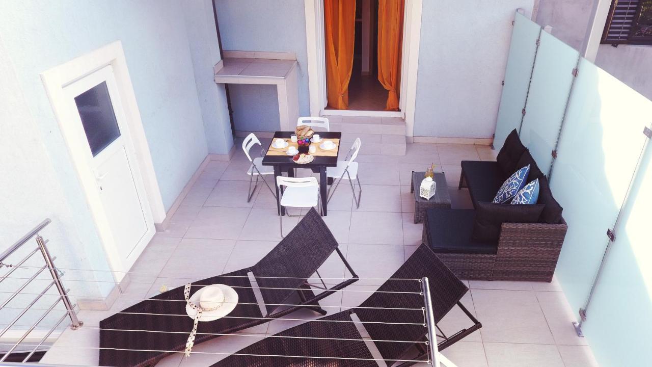 Villa Mit Whirlpool Fuer 32 Per Crikvenica Exterior photo